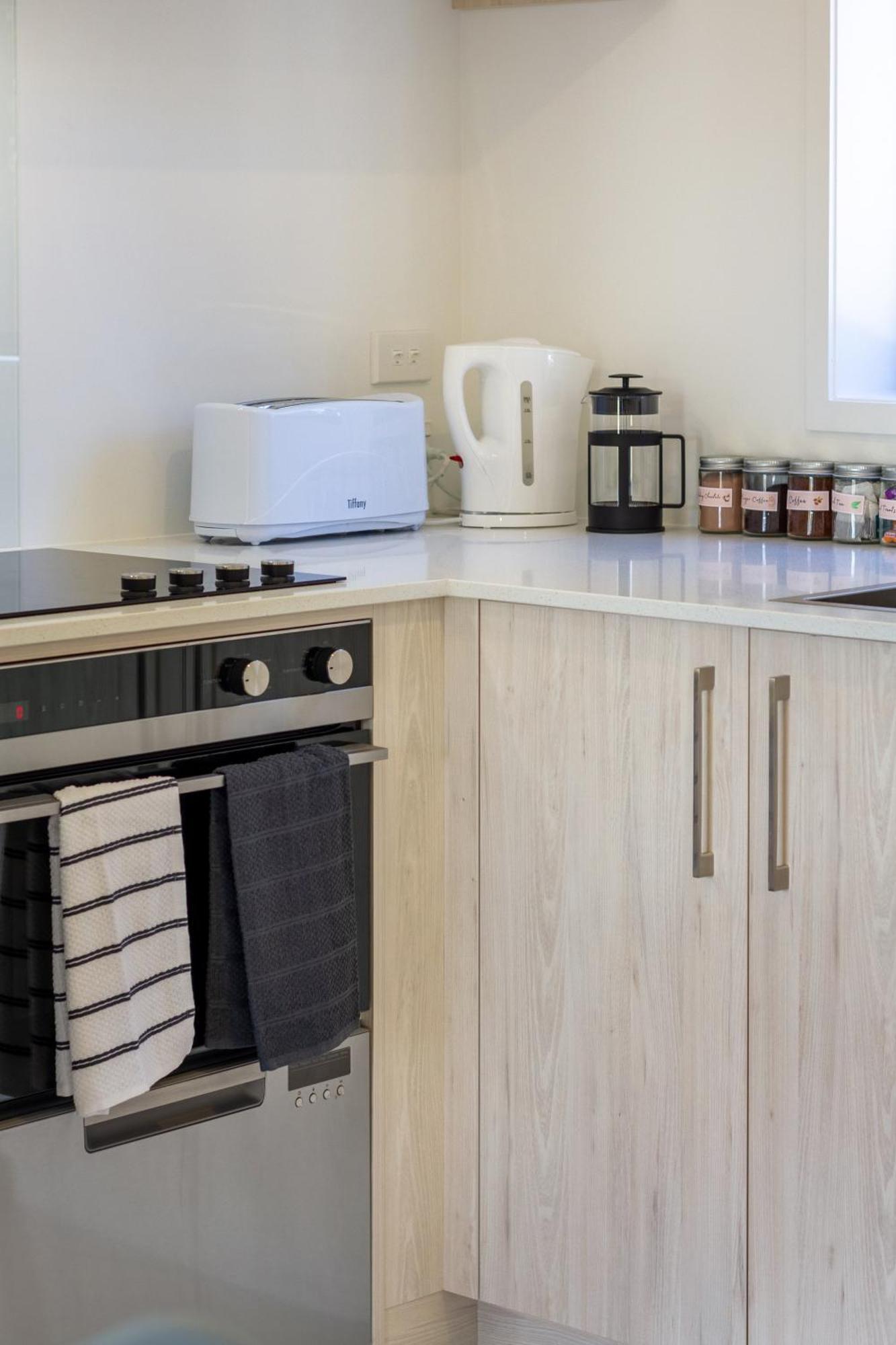 Apartamento Conveniently Located 2Br Townhouse In West Akl Auckland Exterior foto